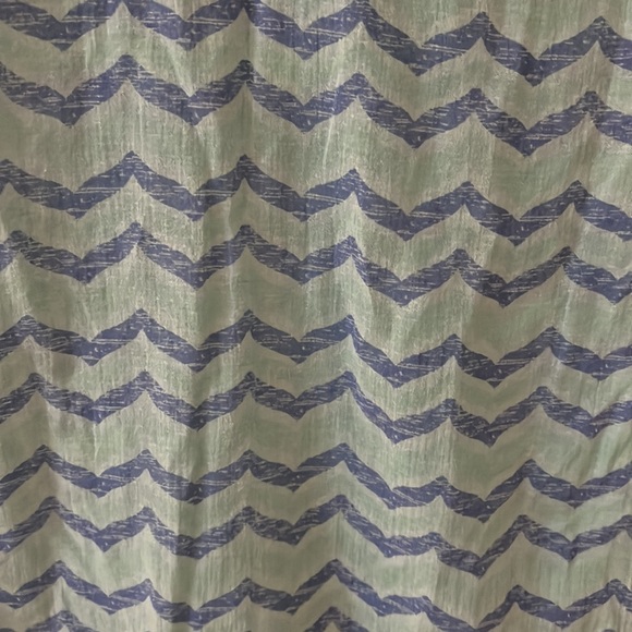 Vineyard Vines cover up - Picture 3 of 4